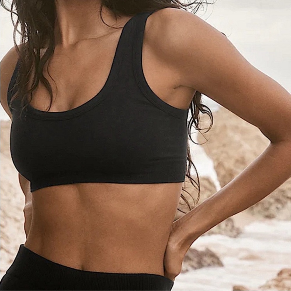 Alo Yoga Seamless Sports Bra Black Ribbed Scoop Neck Athletic Yoga Sz XS - Picture 2 of 10